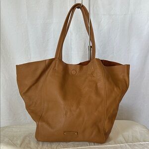 LINEA PELLE Tan Genuine  Leather Large Tote Bag. Suede lining.
